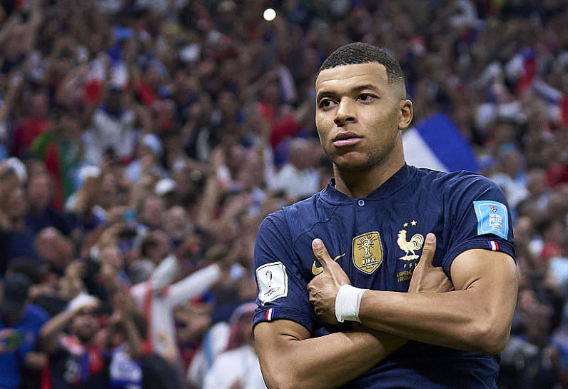 姆巴佩身体好转，西超杯决赛复出存隐忧