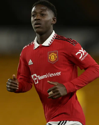 萨哈谈曼联中场梅努：聚焦赛场表现，勿过早受合约纷扰