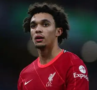 皇马伤员恢复动态：门迪、阿诺德出战瓦伦存希望，阿拉巴等球员积极调养